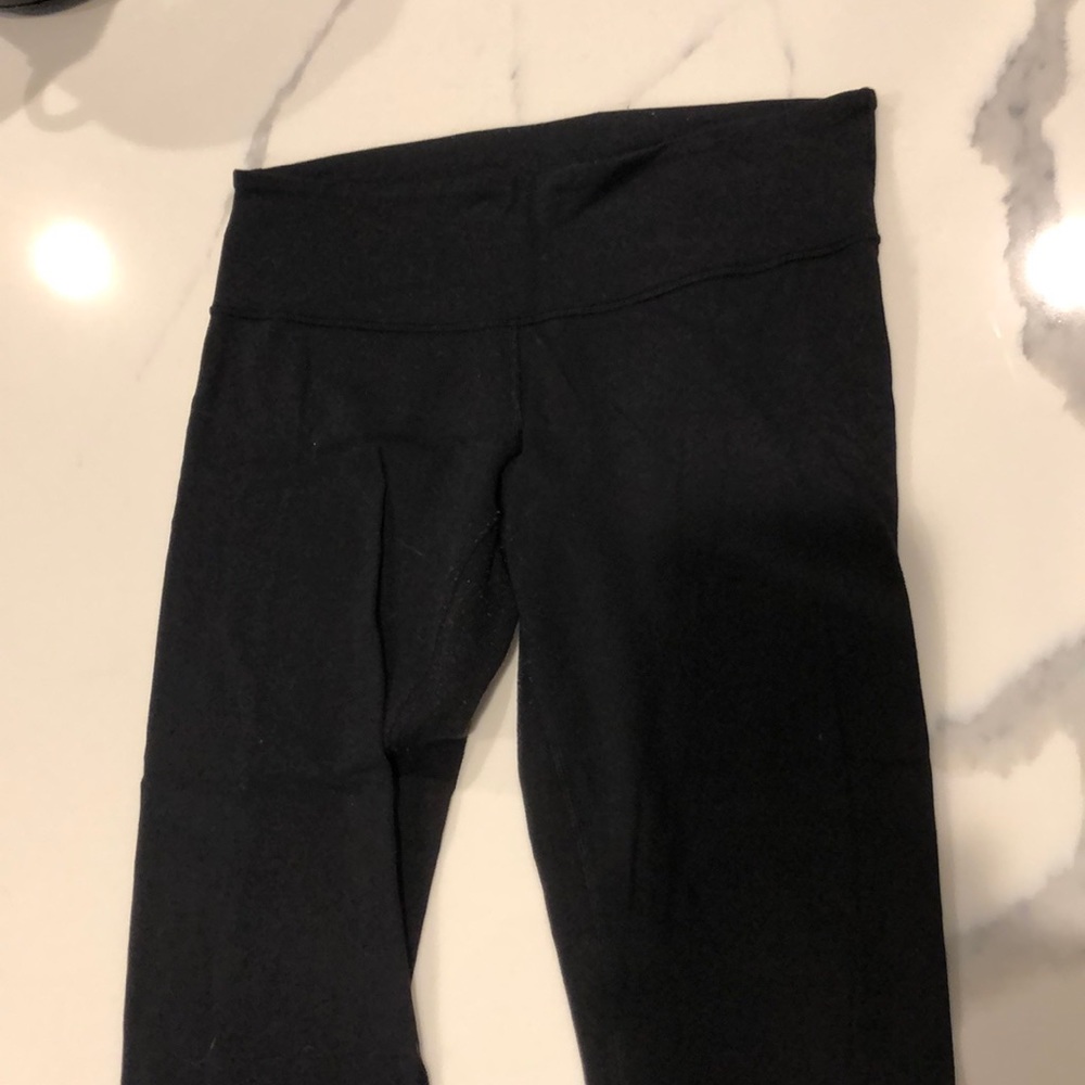Lulu lemon Black Capri Leggings
